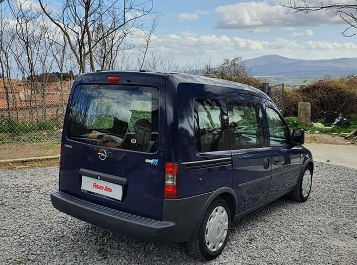 Opel kombo 1.6 Metano