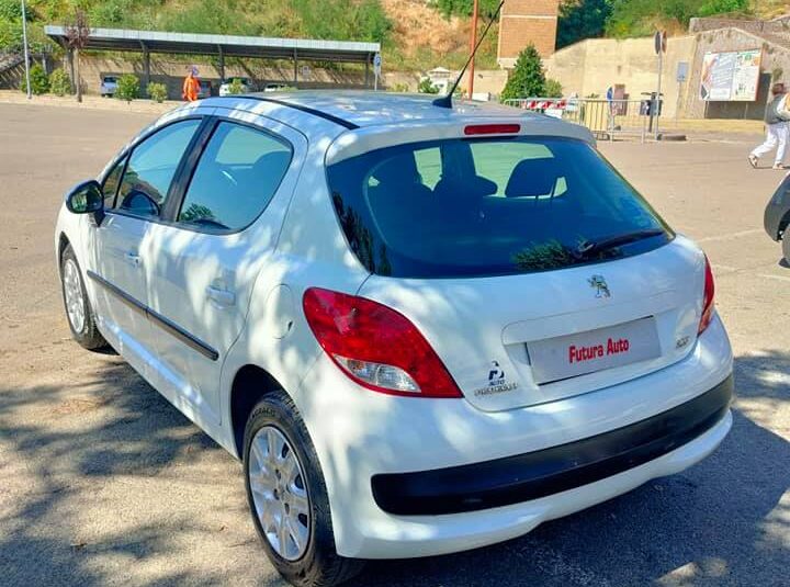 Peugeot 207 1.4 Vti