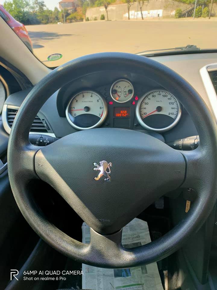 Peugeot 207 1.4 Vti