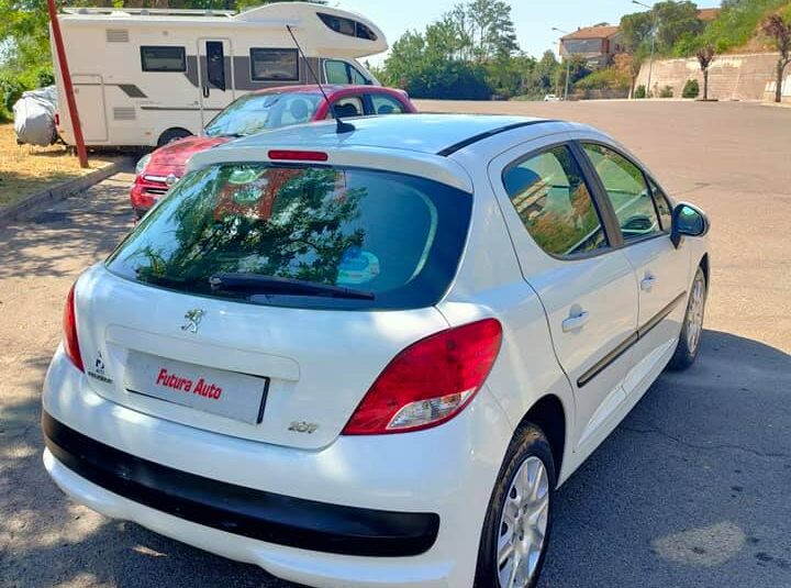 Peugeot 207 1.4 Vti