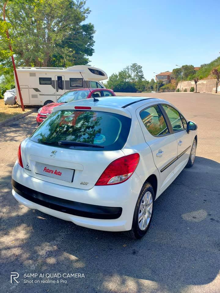 Peugeot 207 1.4 Vti