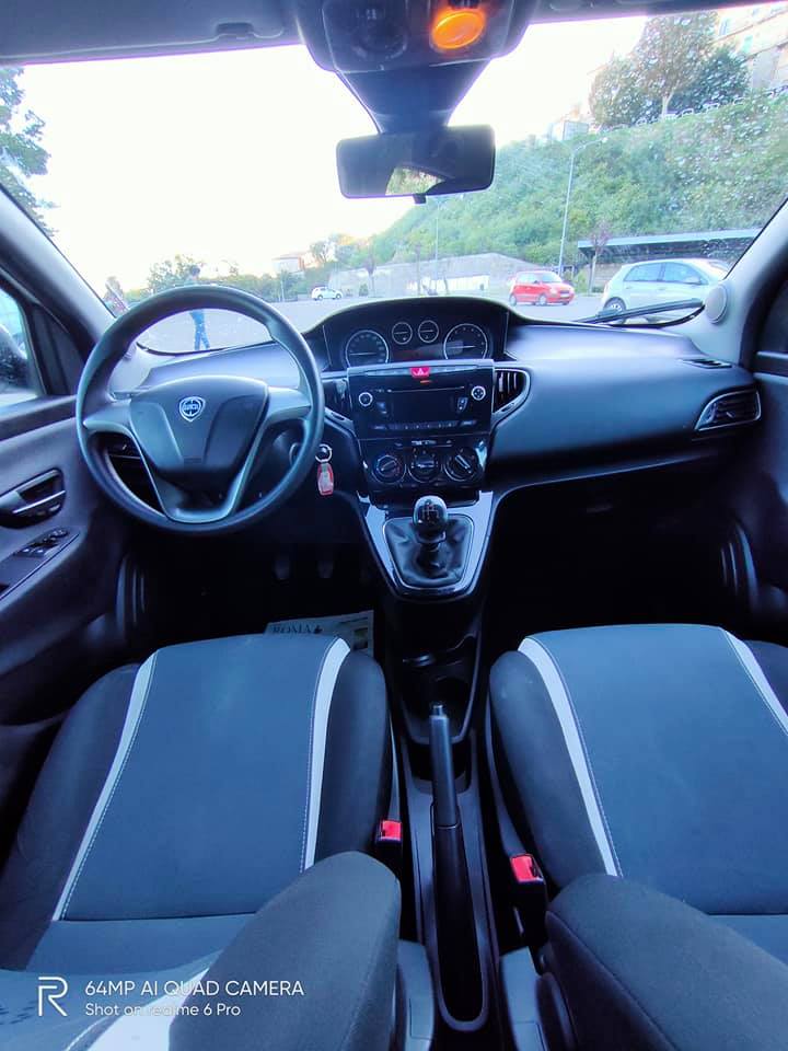 Lancia Ypsilon 900 cc Twin Air Metano