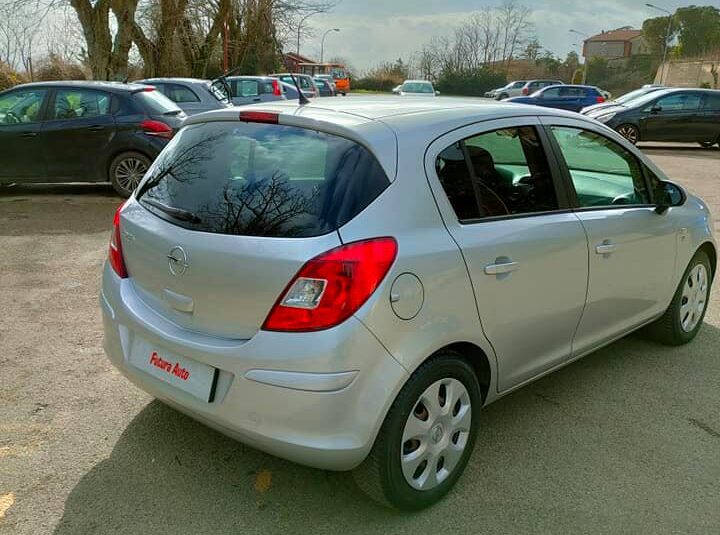 Opel Corsa 1.2 benzina