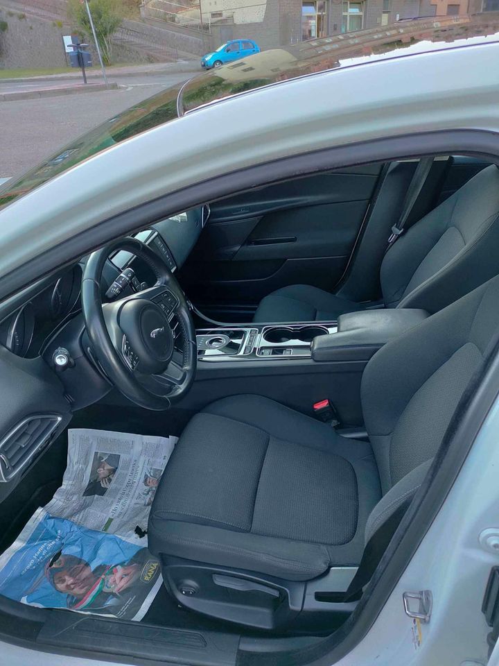 Jaguar XE 2.0 d Automatica Business