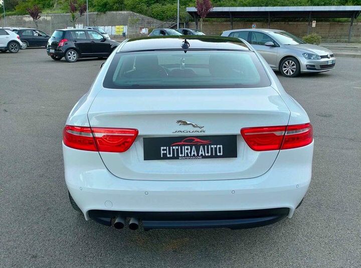 Jaguar XE 2.0 d Automatica Business