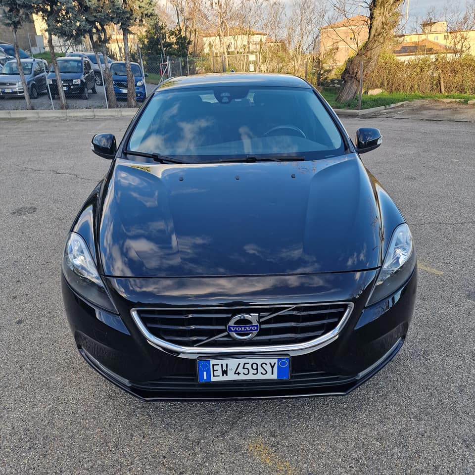 Volvo V40 D2