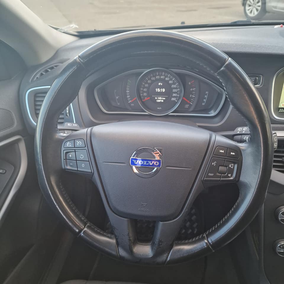 Volvo V40 D2