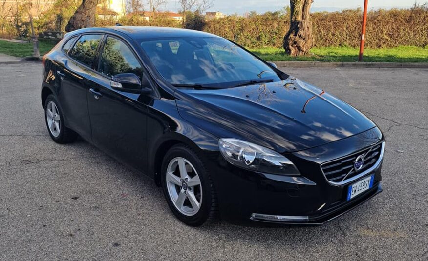 Volvo V40 D2