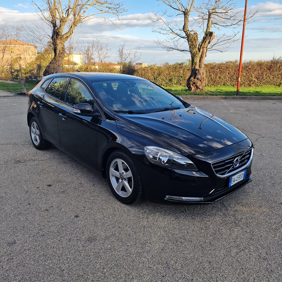 Volvo V40 D2
