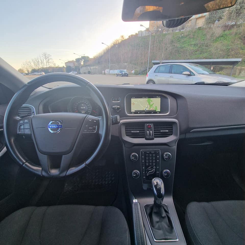 Volvo V40 D2