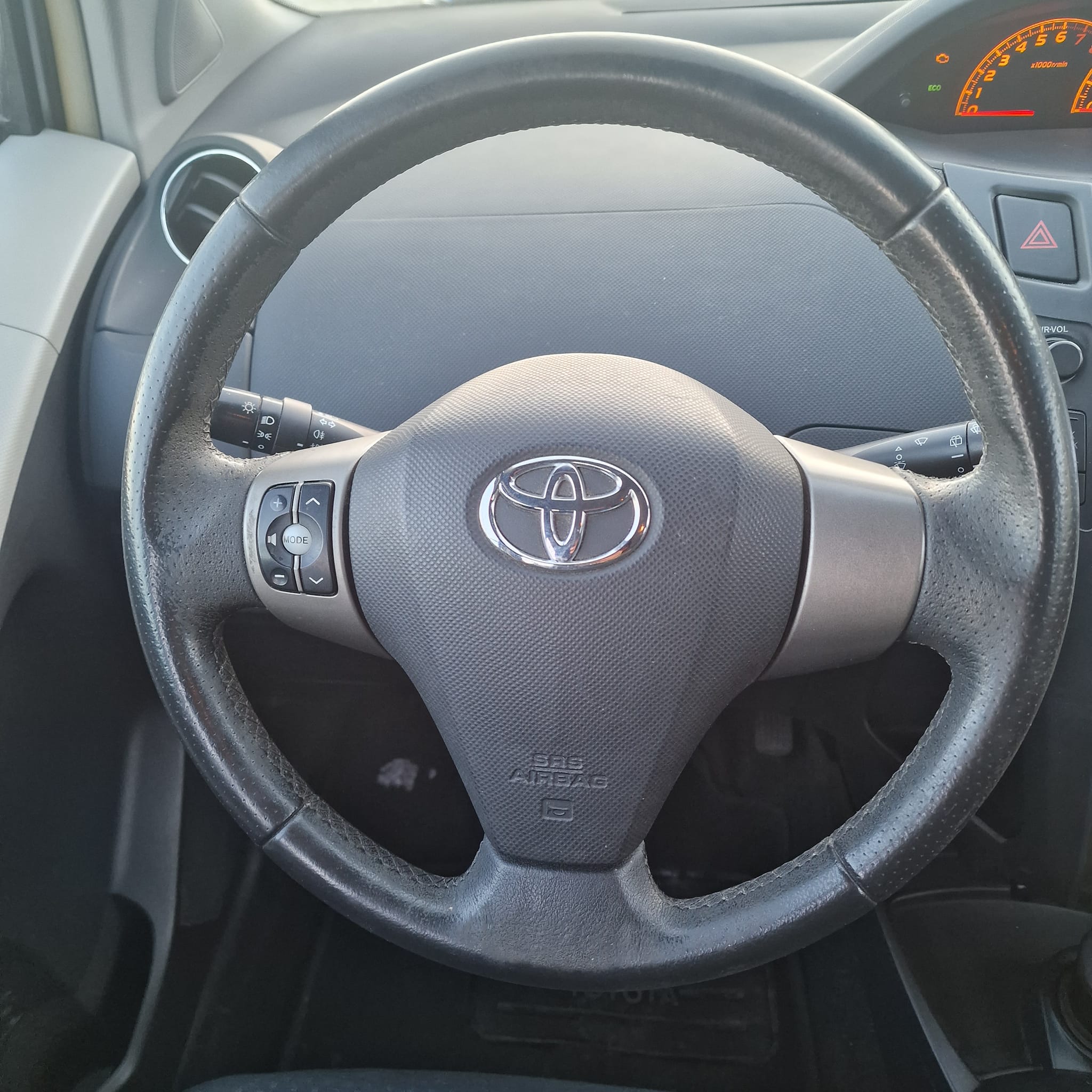 Toyota Yaris 1.3 Gpl