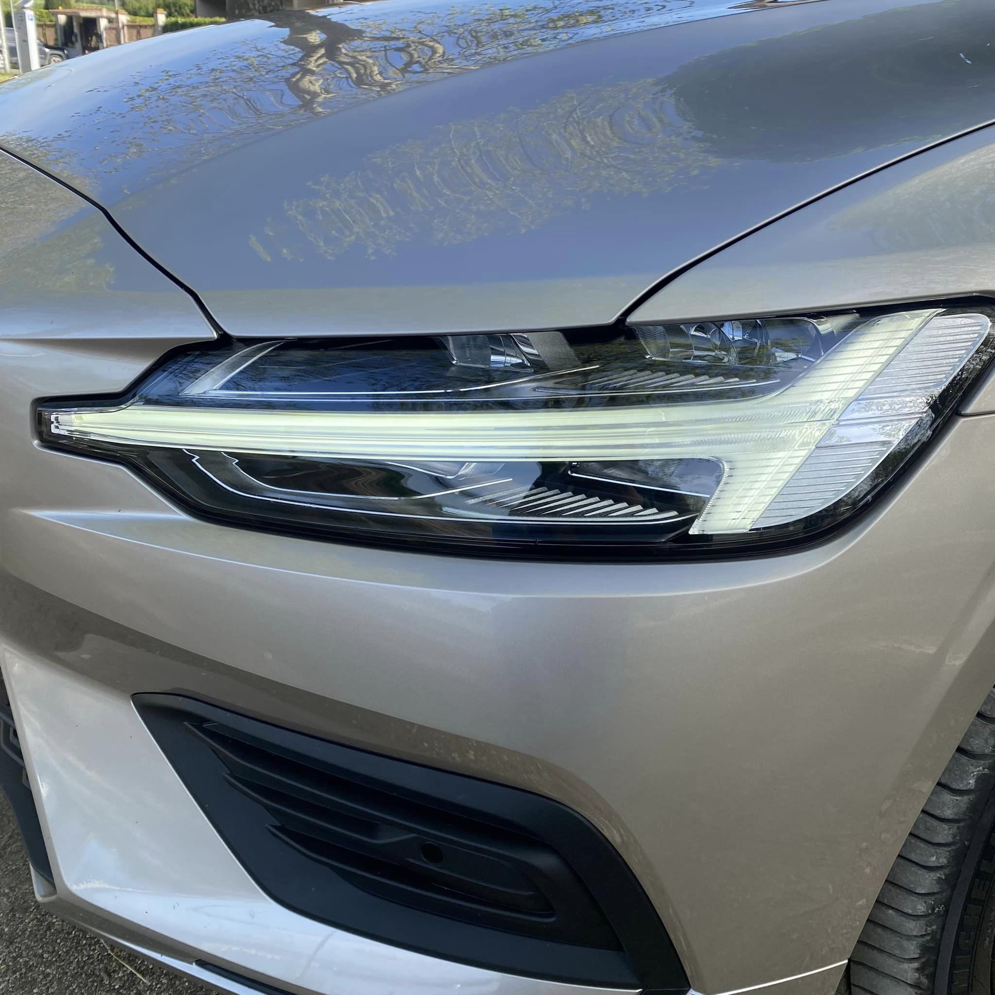 𝐕𝐎𝐋𝐕𝐎 𝐕𝟔𝟎 𝐌𝐈𝐋𝐃 𝐇𝐘𝐁𝐑𝐈𝐃 𝐁𝟒 (𝐝) 𝐀𝐔𝐓𝐎𝐌𝐀𝐓𝐈𝐂𝐎