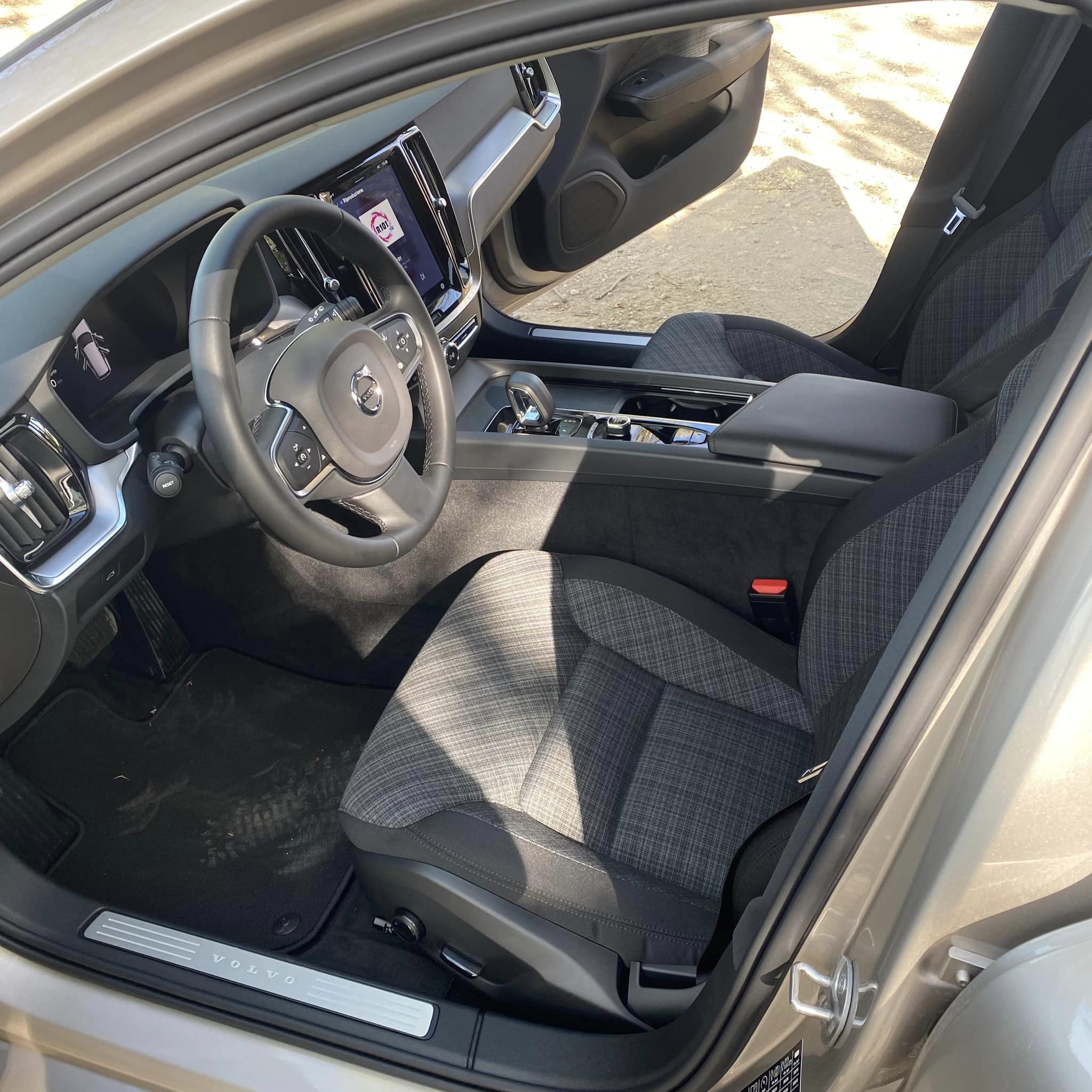 𝐕𝐎𝐋𝐕𝐎 𝐕𝟔𝟎 𝐌𝐈𝐋𝐃 𝐇𝐘𝐁𝐑𝐈𝐃 𝐁𝟒 (𝐝) 𝐀𝐔𝐓𝐎𝐌𝐀𝐓𝐈𝐂𝐎