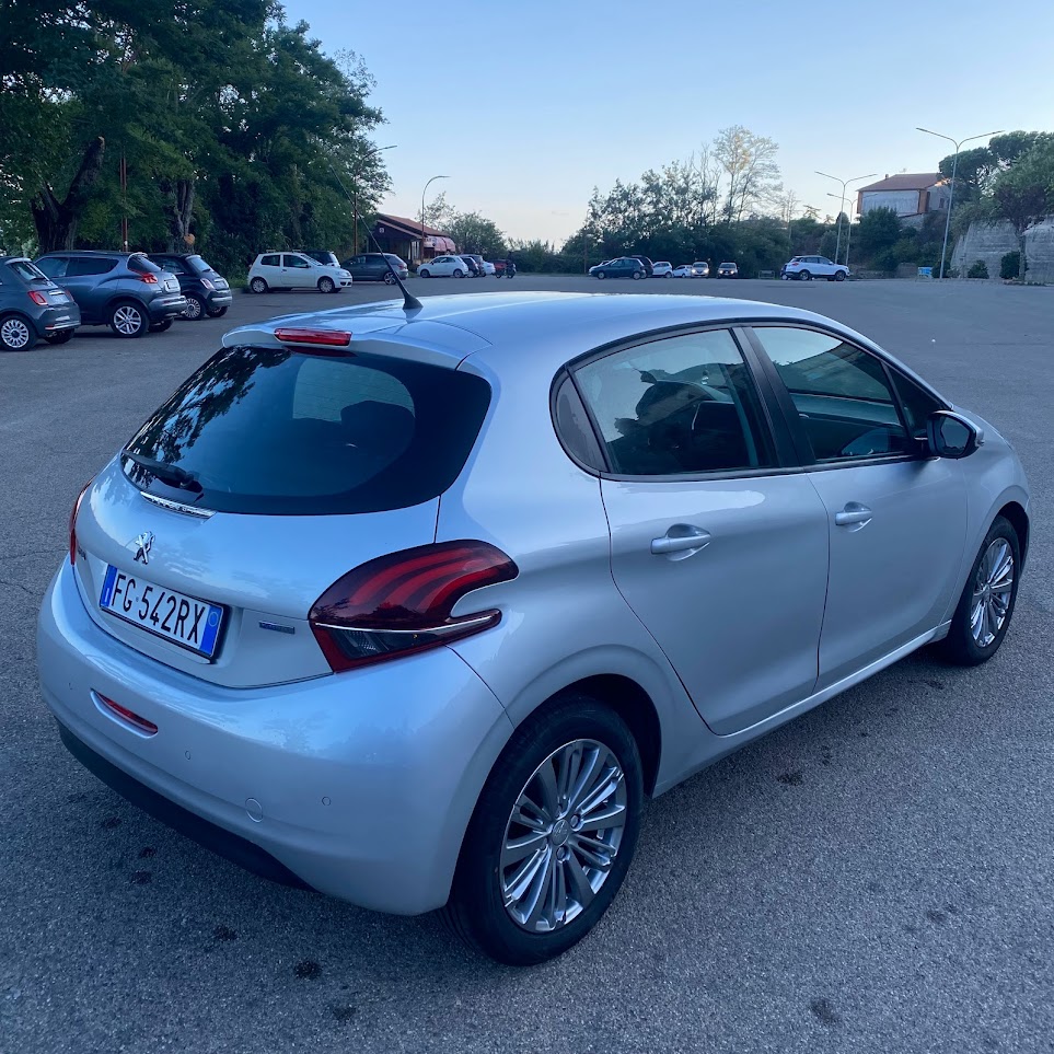 Peugeot 208 1.2 PureTech Gpl