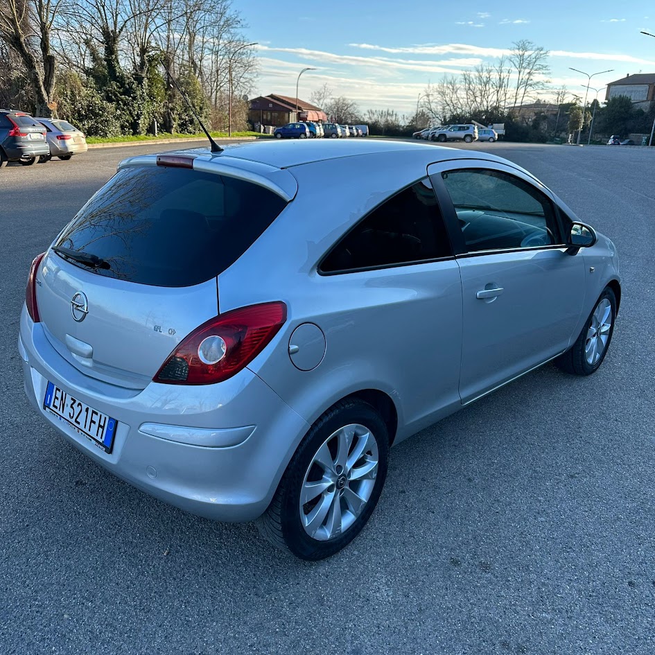 Opel Corsa 1.2 Gpl
