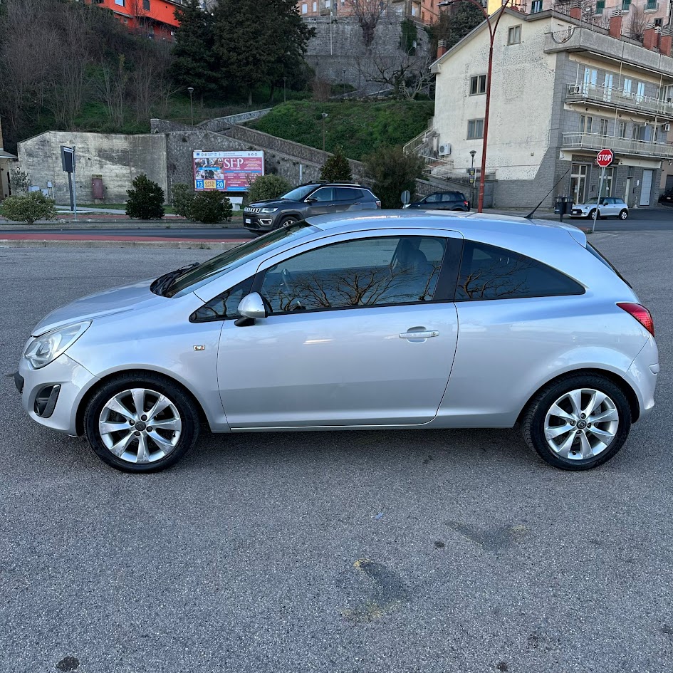 Opel Corsa 1.2 Gpl