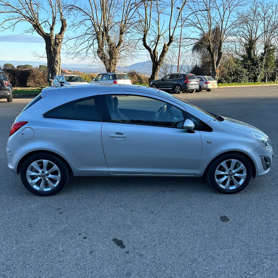 Opel Corsa 1.2 Gpl