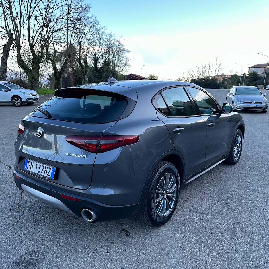 Alfa Romeo Stelvio 2.2 Turbodiesel 210 CV AT8 Q4 Business