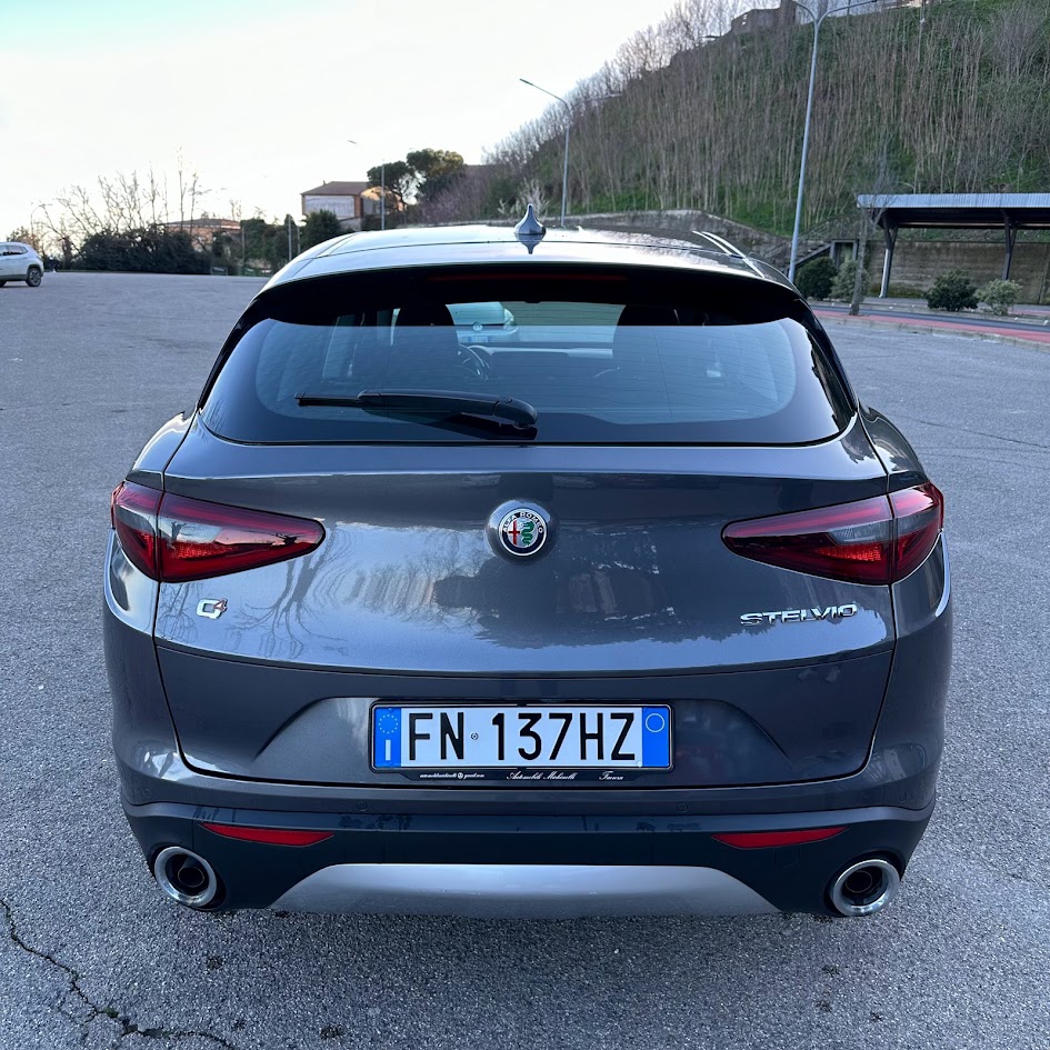 Alfa Romeo Stelvio 2.2 Turbodiesel 210 CV AT8 Q4 Business