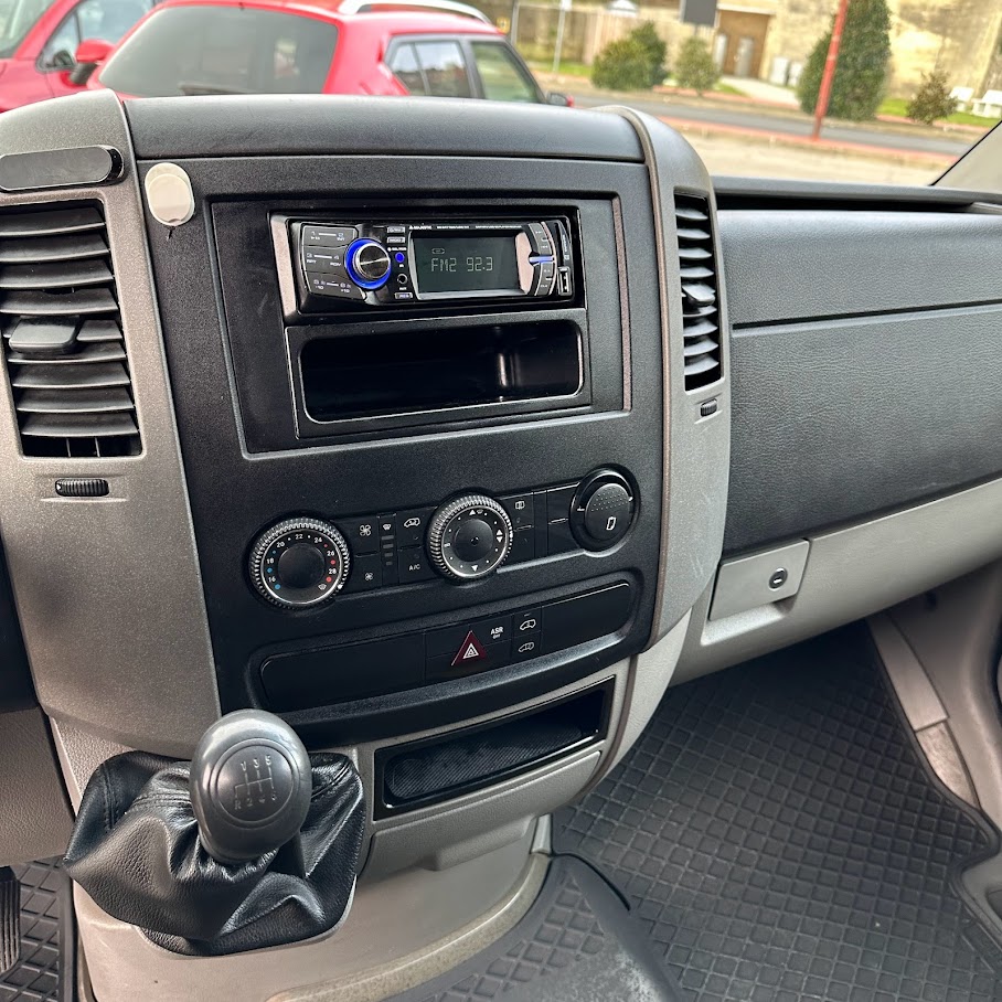 MERCEDES SPRINTER F37/33 311