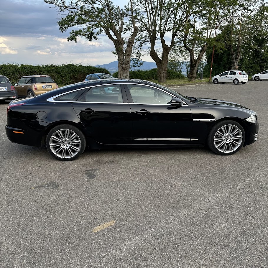 JAGUAR XJ 3.0 D V6 PREMIUM LUXURY