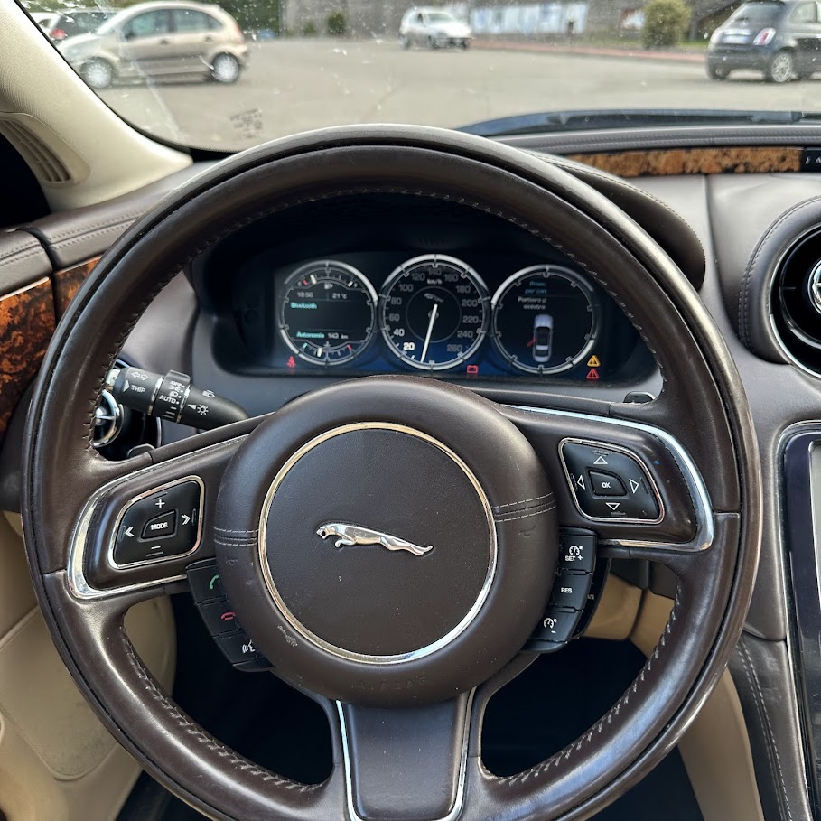 JAGUAR XJ 3.0 D V6 PREMIUM LUXURY