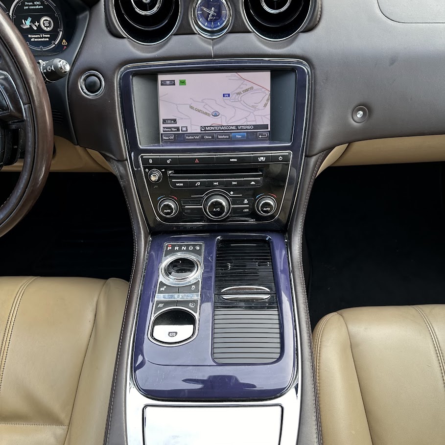 JAGUAR XJ 3.0 D V6 PREMIUM LUXURY