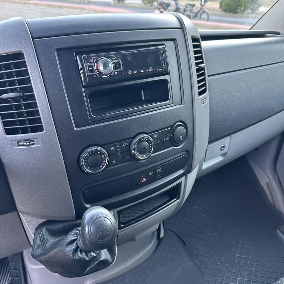 MERCEDES SPRINTER F37/33 311