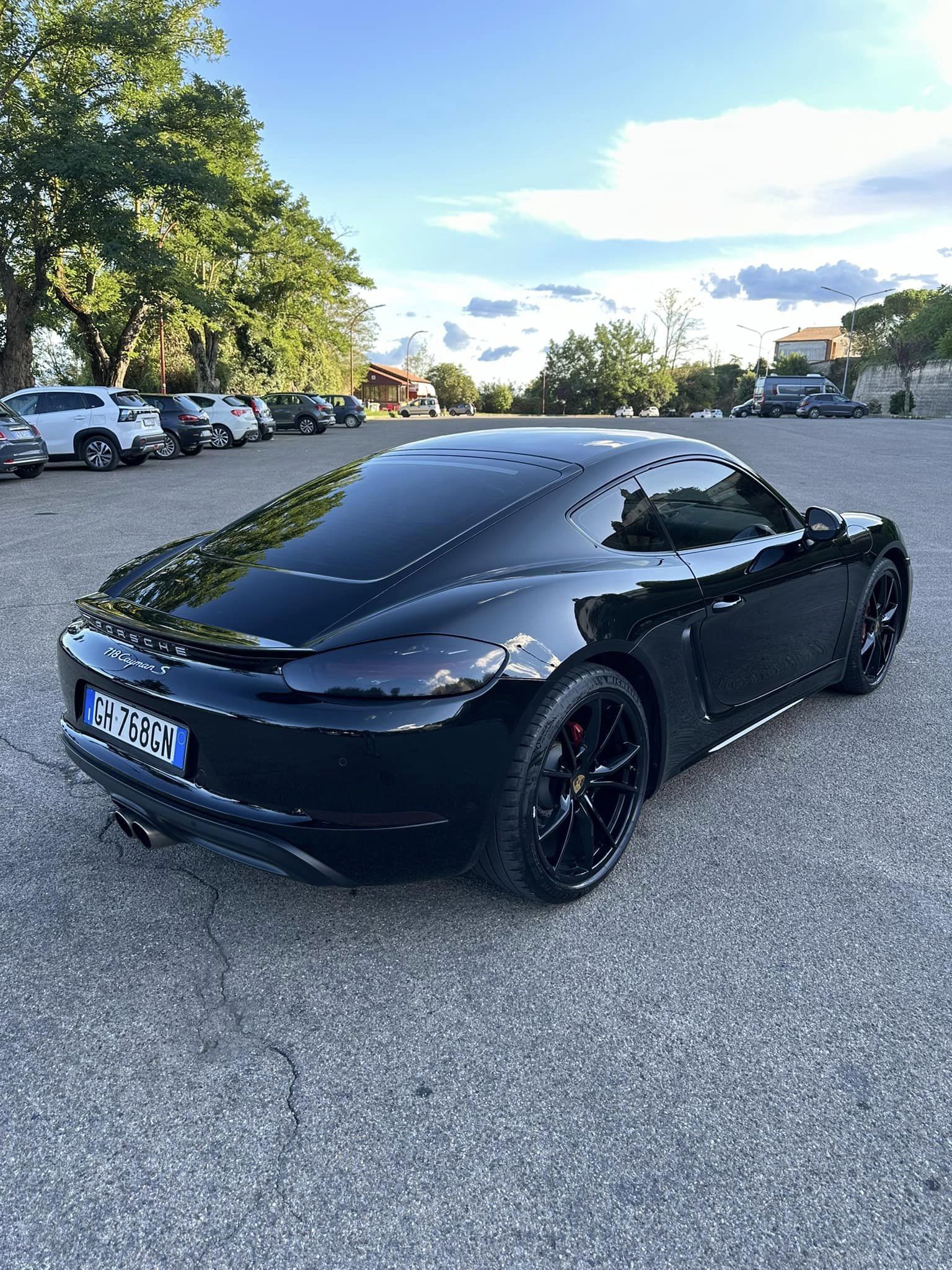 𝐏𝐎𝐑𝐒𝐂𝐇𝐄 𝐂𝐀𝐘𝐌𝐀𝐍 𝟕𝟏𝟖 𝐒