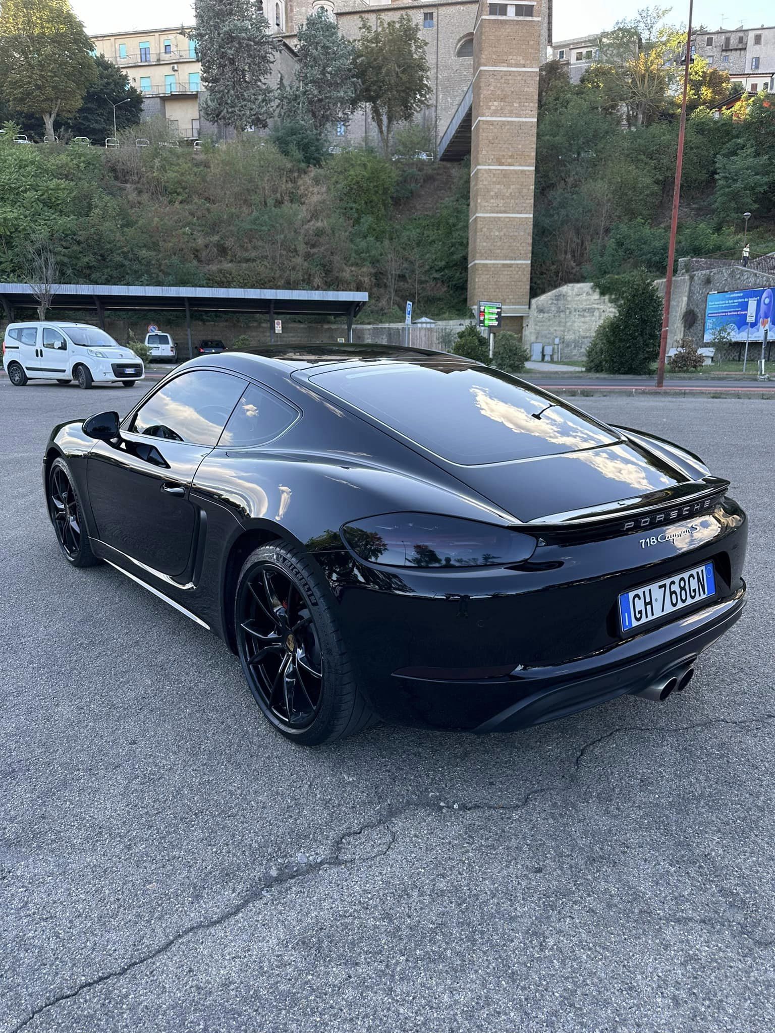 𝐏𝐎𝐑𝐒𝐂𝐇𝐄 𝐂𝐀𝐘𝐌𝐀𝐍 𝟕𝟏𝟖 𝐒