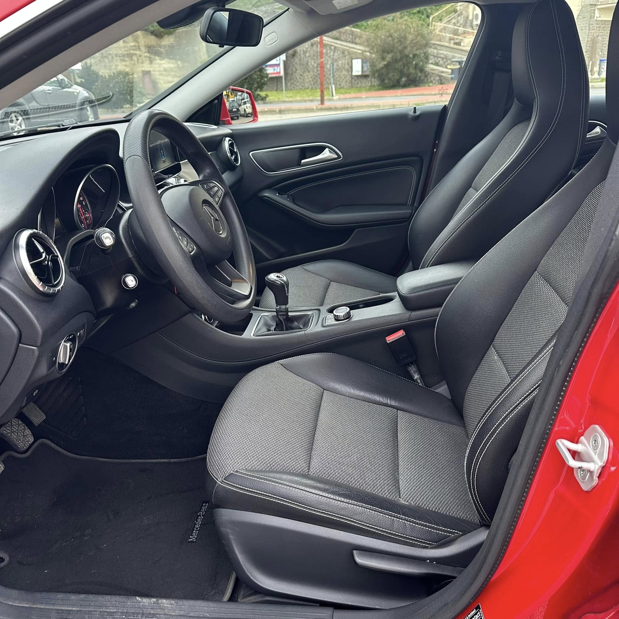 MERCEDES CLA SHOOTING BRAKE 180 D PREMIUM