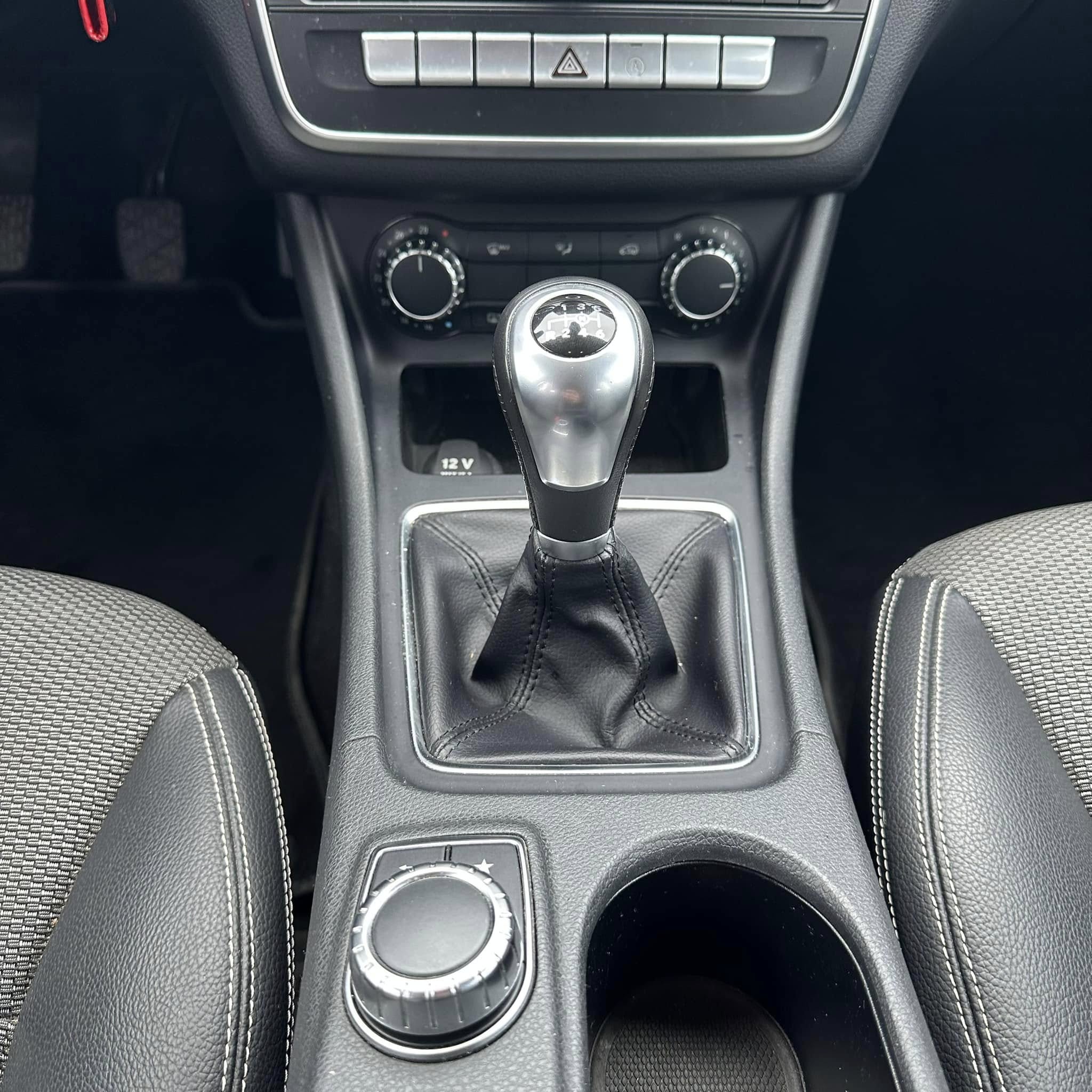 MERCEDES CLA SHOOTING BRAKE 180 D PREMIUM