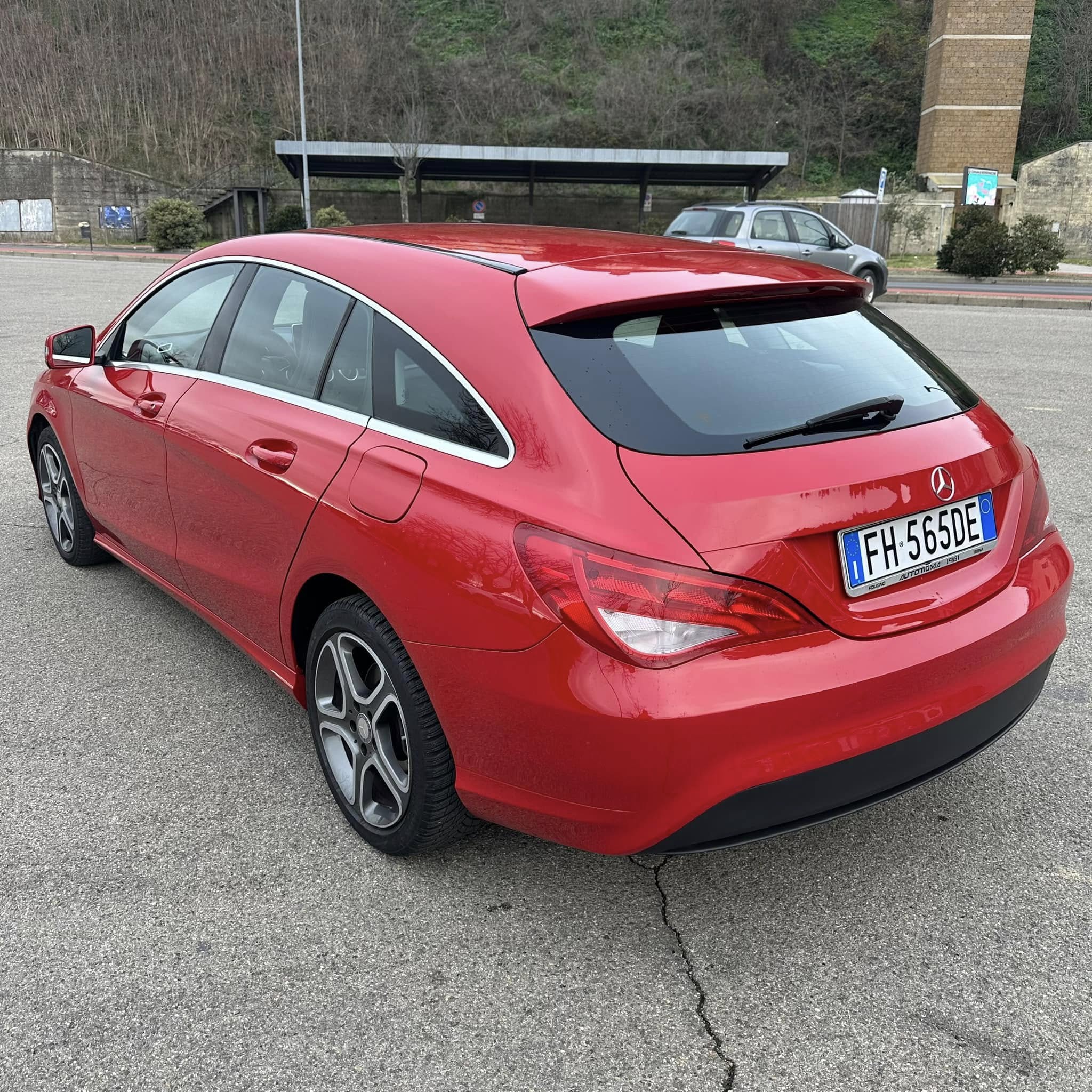 MERCEDES CLA SHOOTING BRAKE 180 D PREMIUM