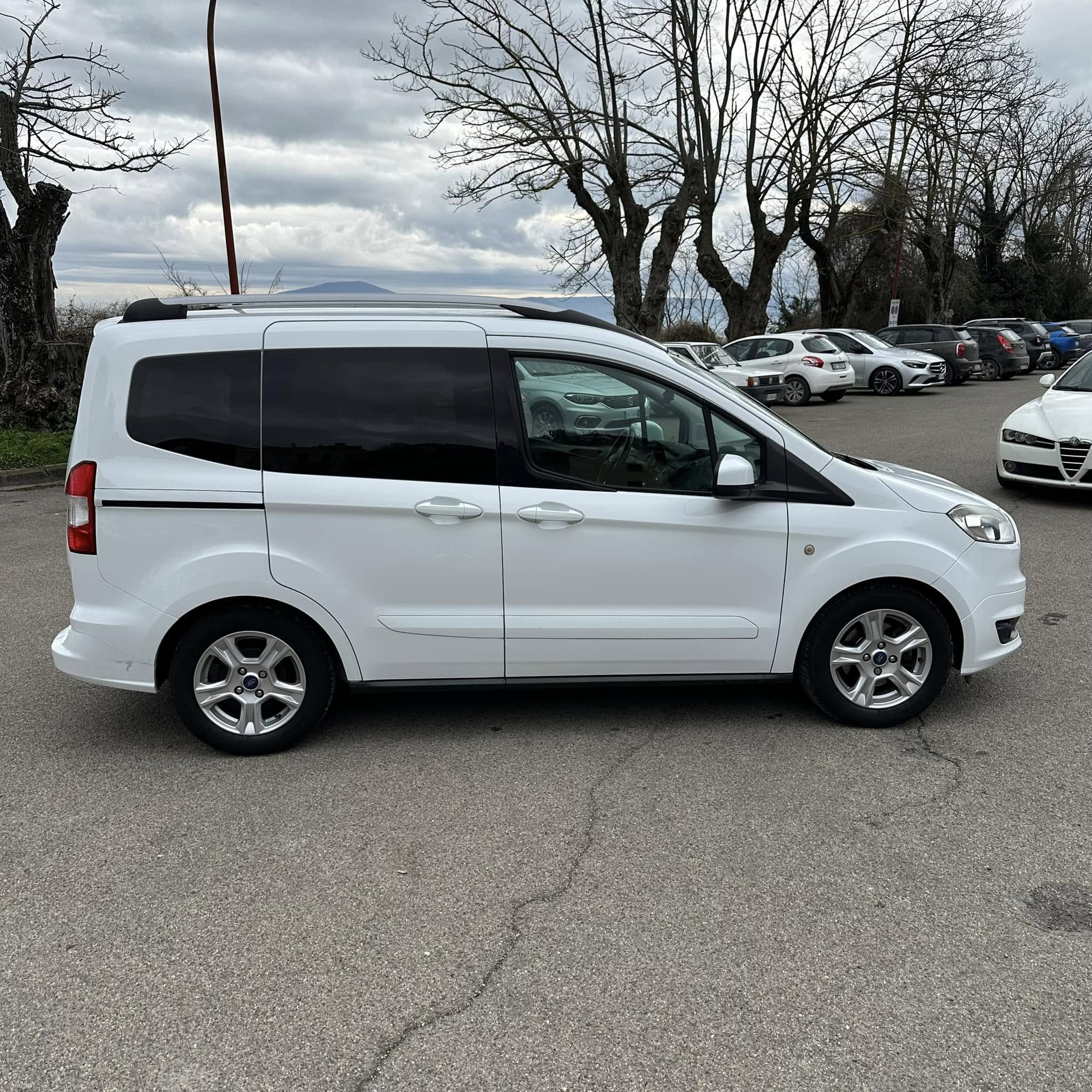 FORD TOURNEO COURIER 1.5 TDCI 75 CV