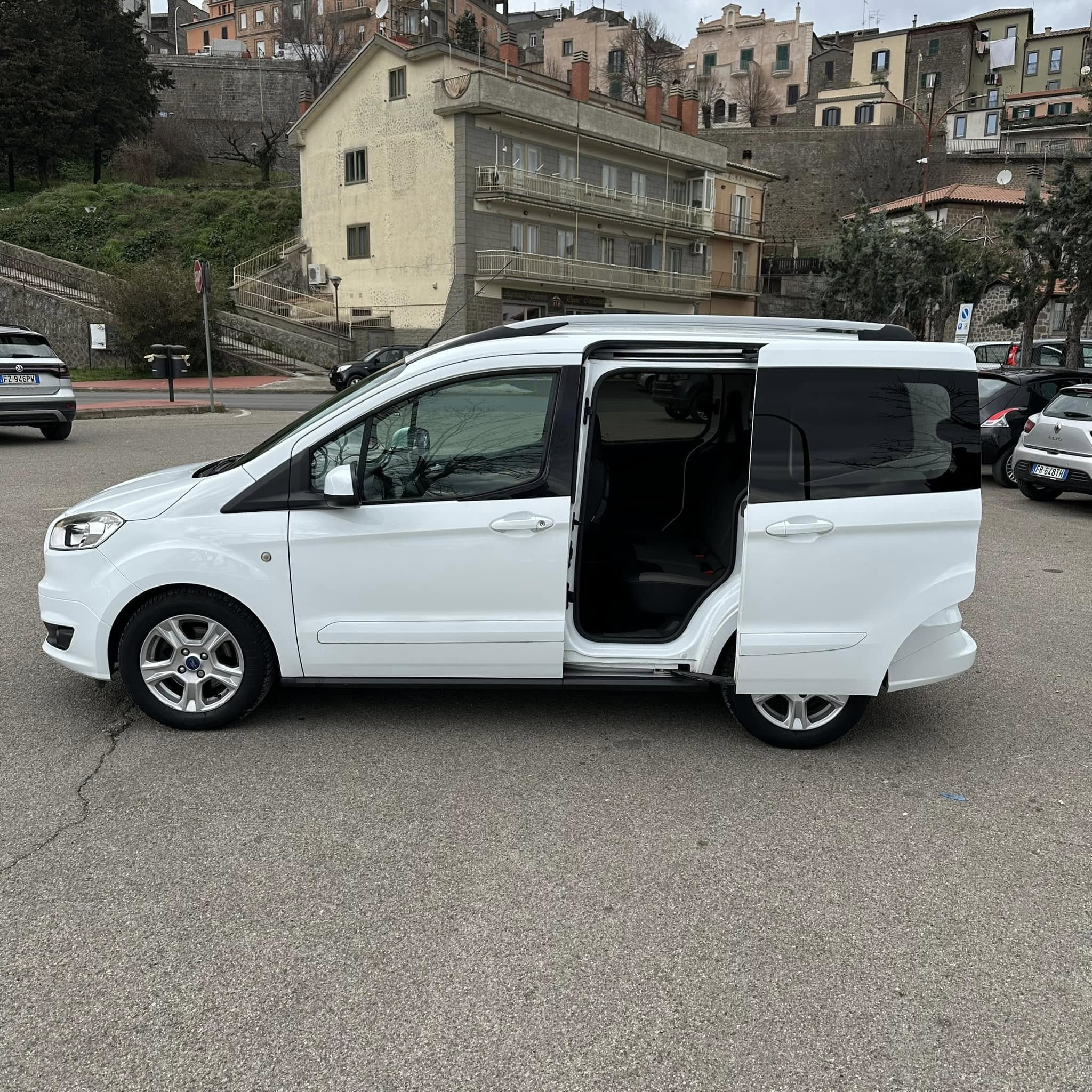 FORD TOURNEO COURIER 1.5 TDCI 75 CV