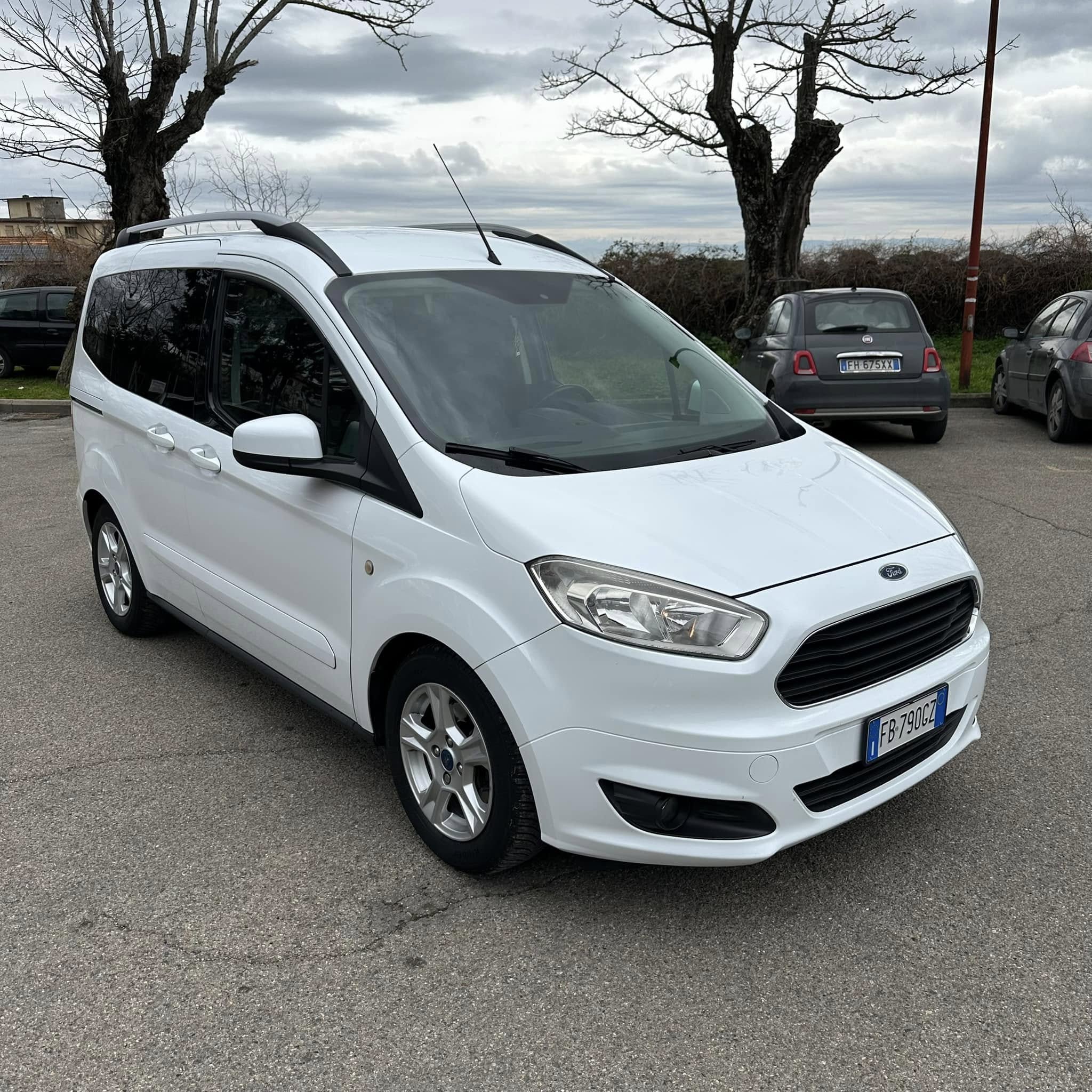 FORD TOURNEO COURIER 1.5 TDCI 75 CV
