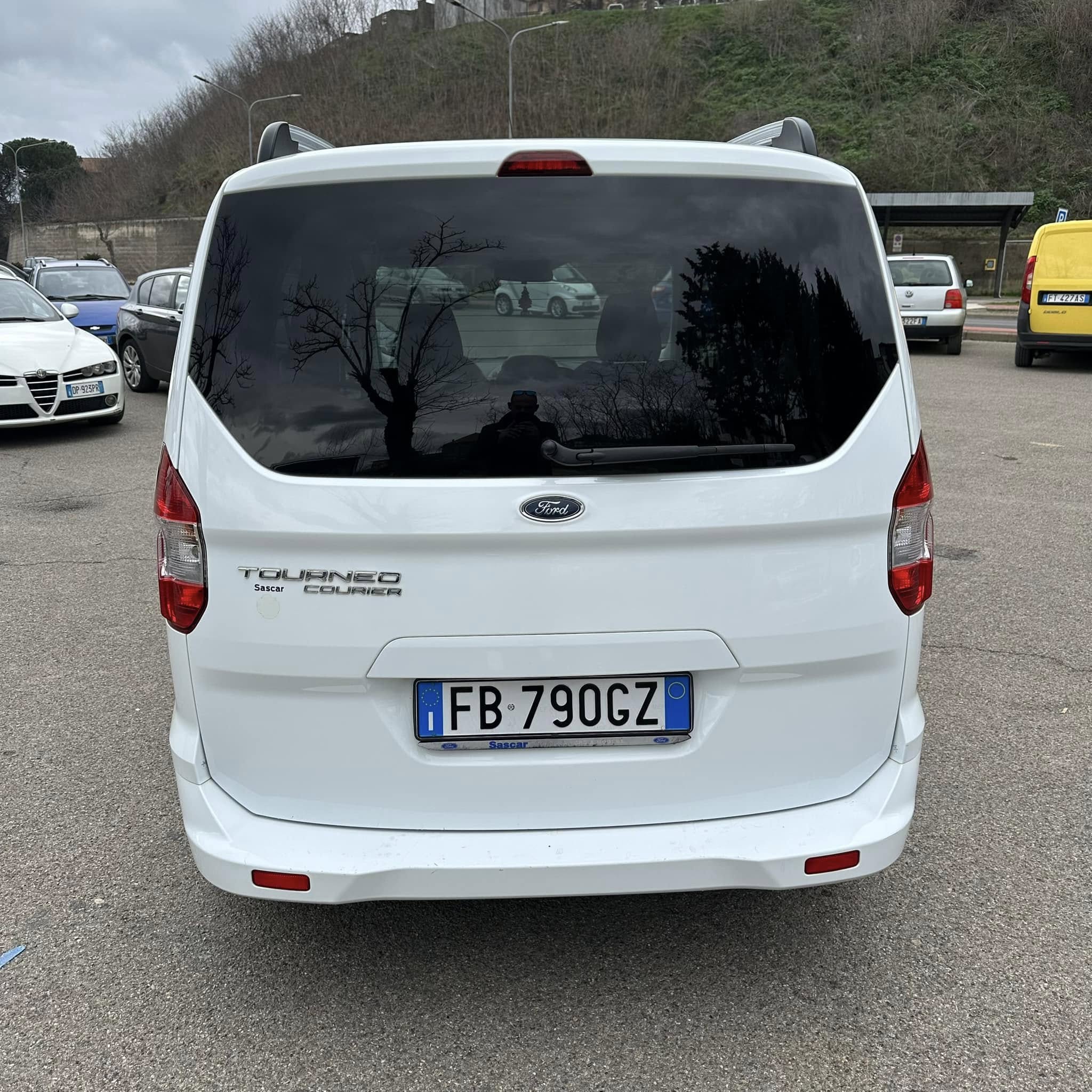 FORD TOURNEO COURIER 1.5 TDCI 75 CV
