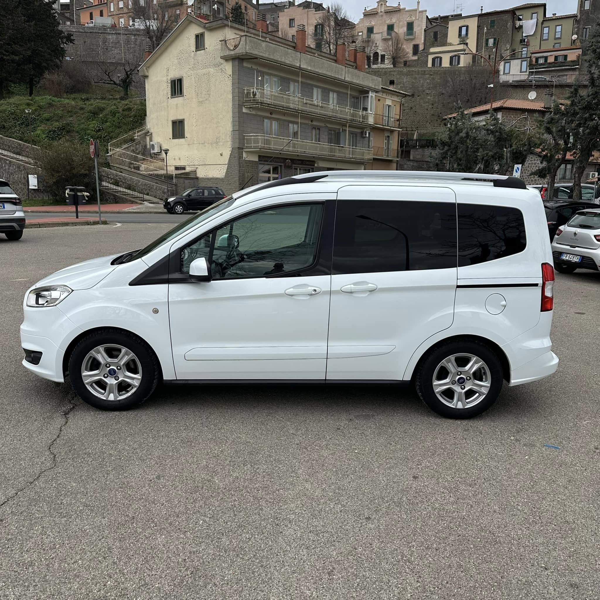 FORD TOURNEO COURIER 1.5 TDCI 75 CV