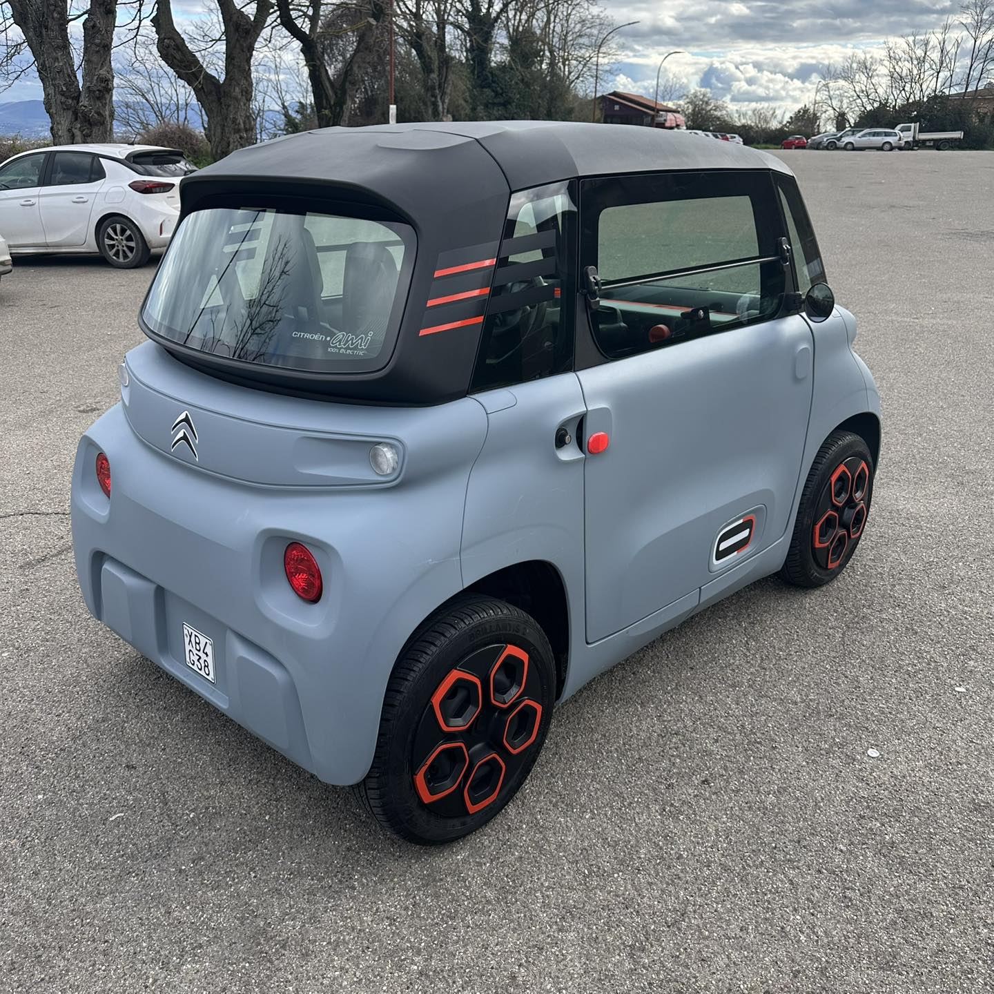 CITROEN AMI ORANGE