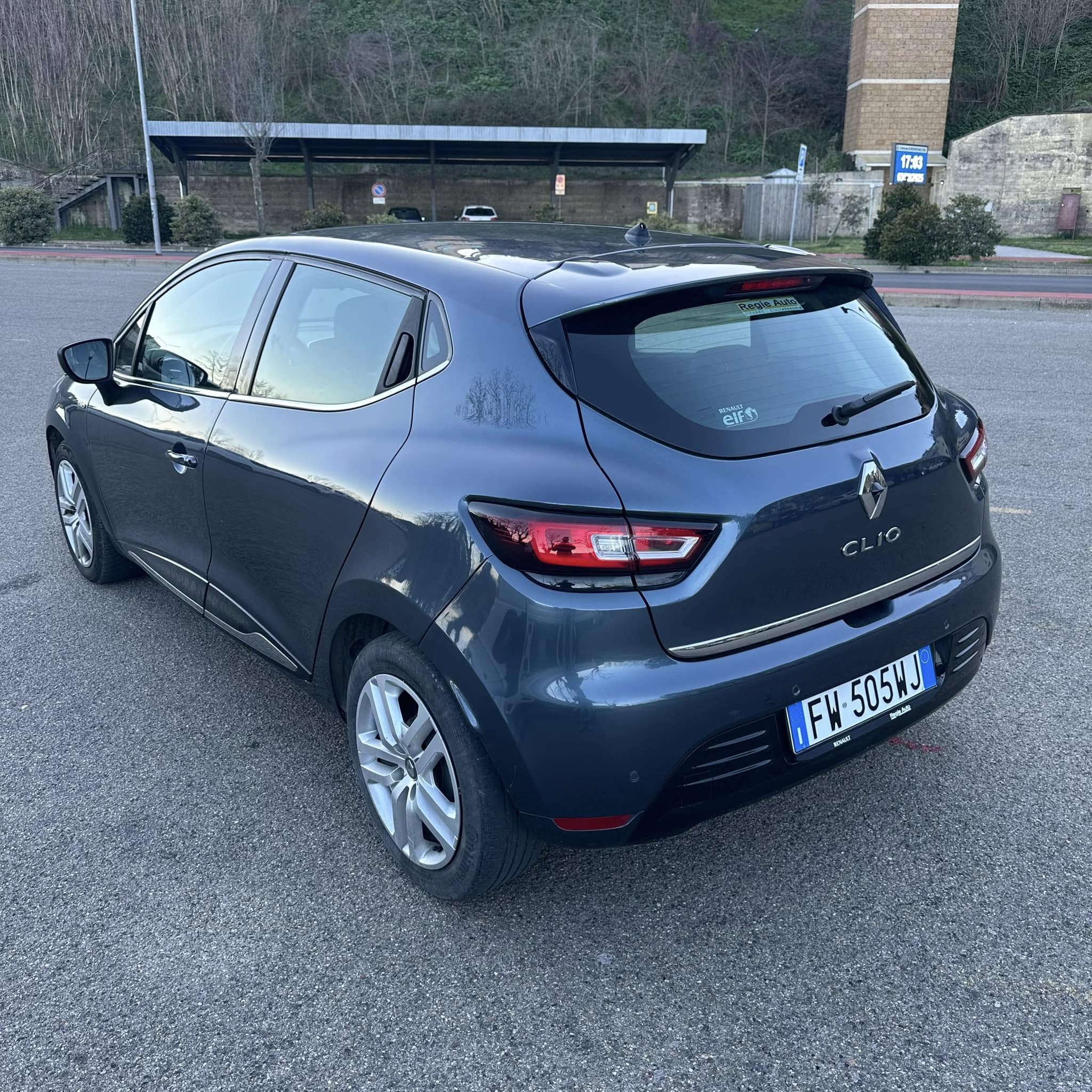 RENAULT CLIO 1.5 DCI 75 CV MOSCHINO