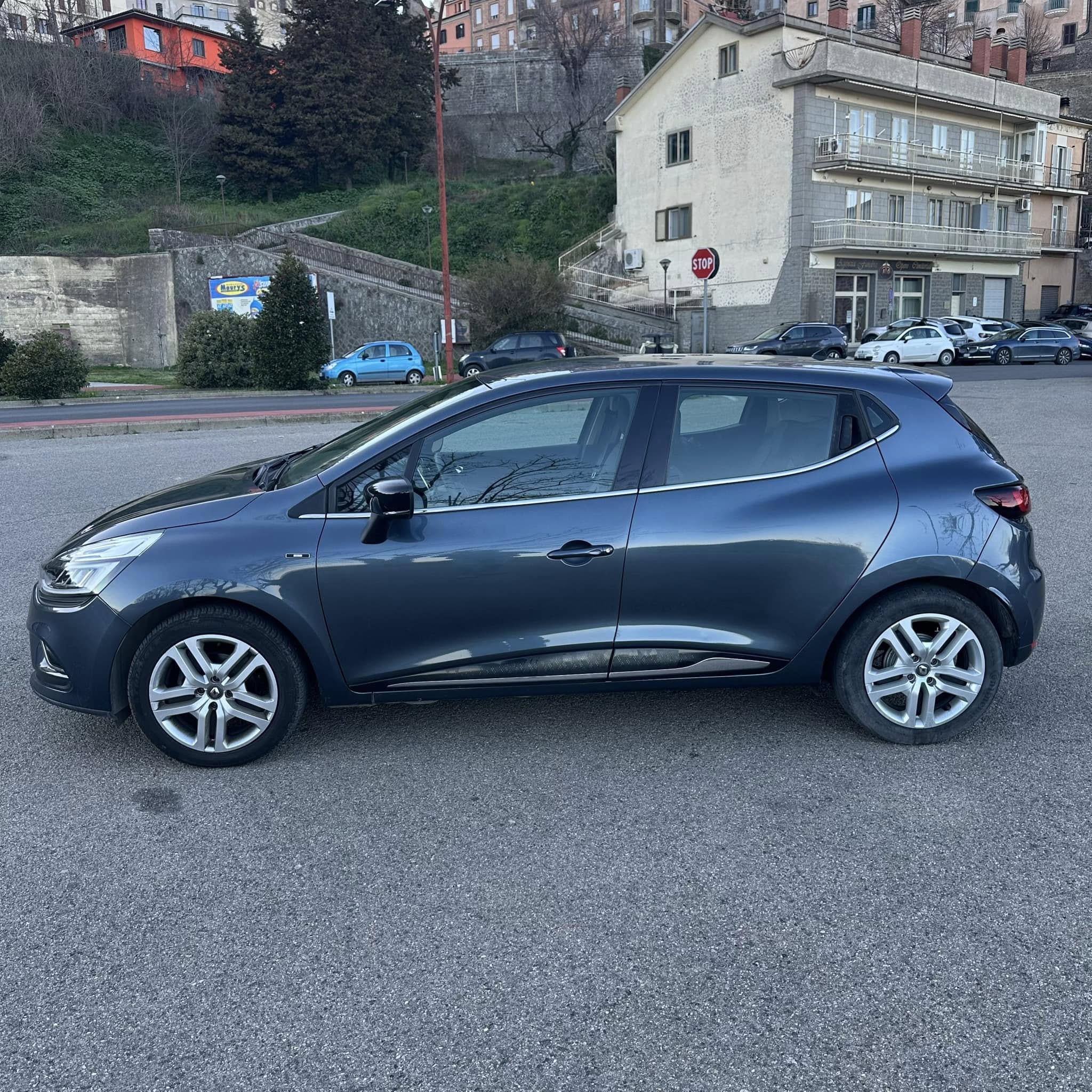 RENAULT CLIO 1.5 DCI 75 CV MOSCHINO