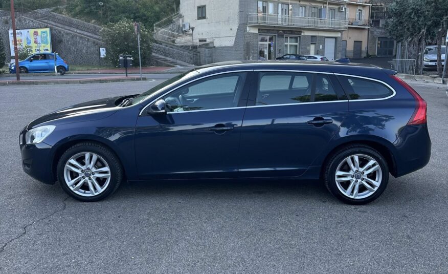 VOLVO V60 2.0 d AUTOMATICA