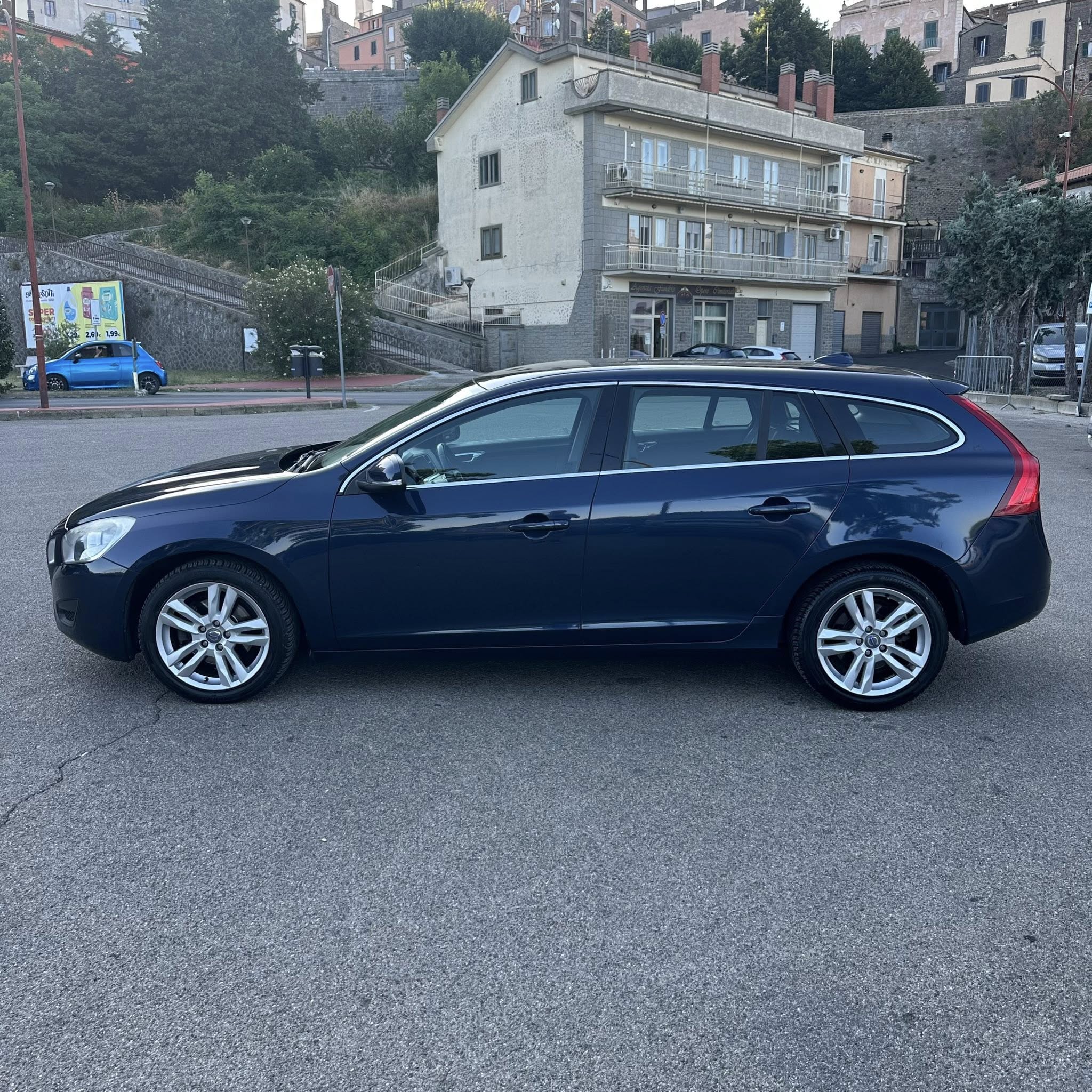 VOLVO V60 2.0 d AUTOMATICA