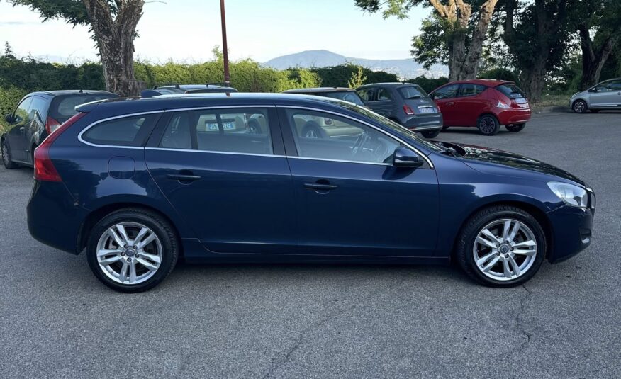 VOLVO V60 2.0 d AUTOMATICA