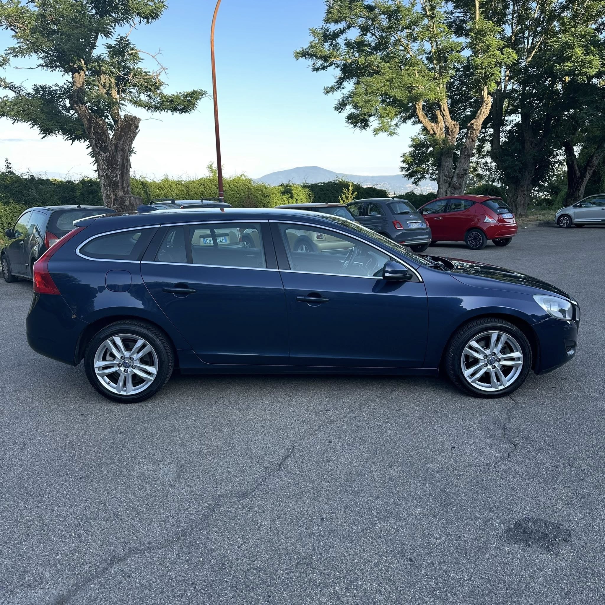 VOLVO V60 2.0 d AUTOMATICA