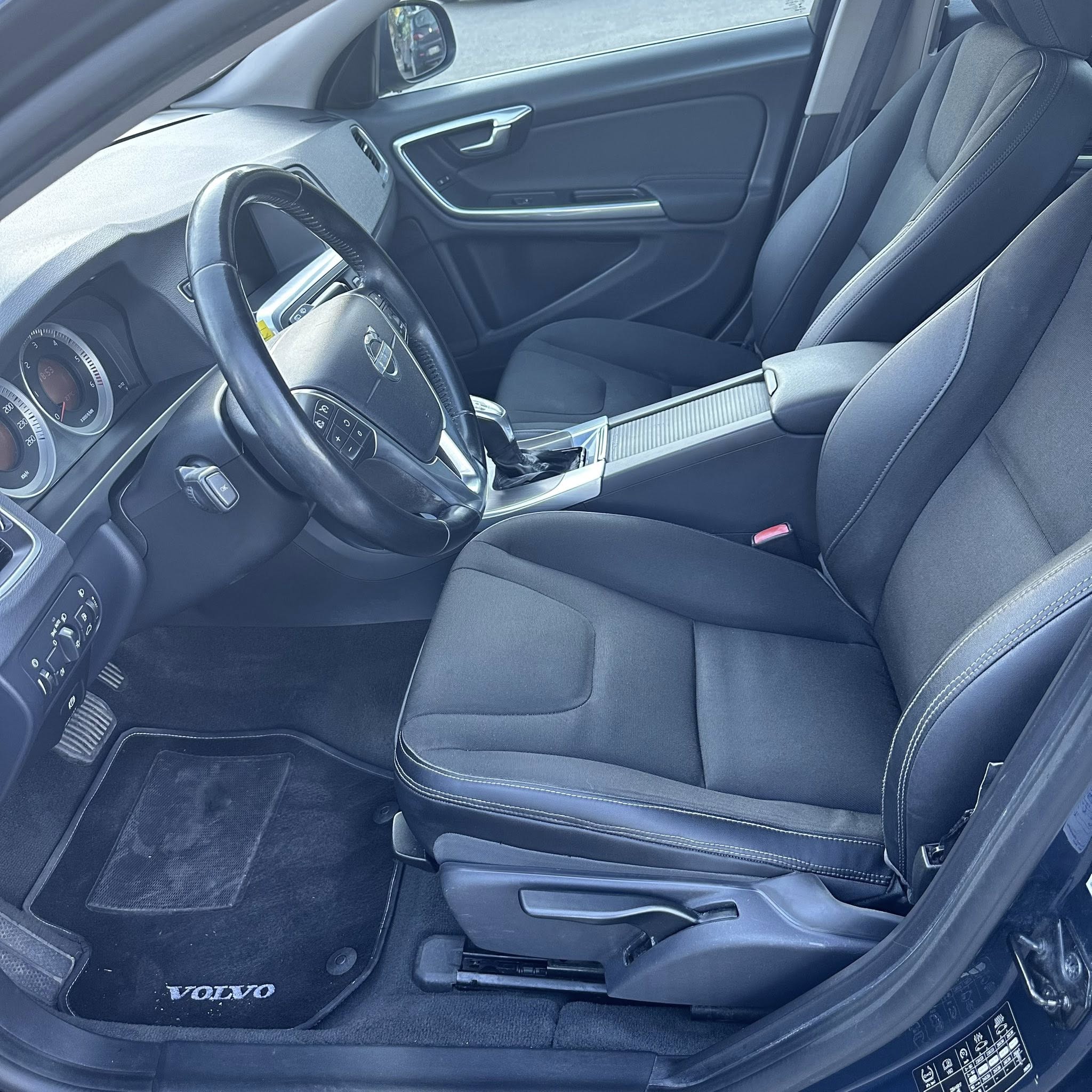 VOLVO V60 2.0 d AUTOMATICA