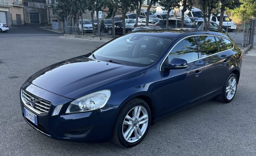 VOLVO V60 2.0 d AUTOMATICA