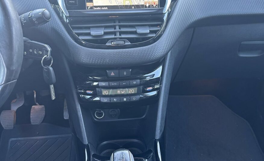 PEUGEOT 2008 1.6 HDI BLACK MATT