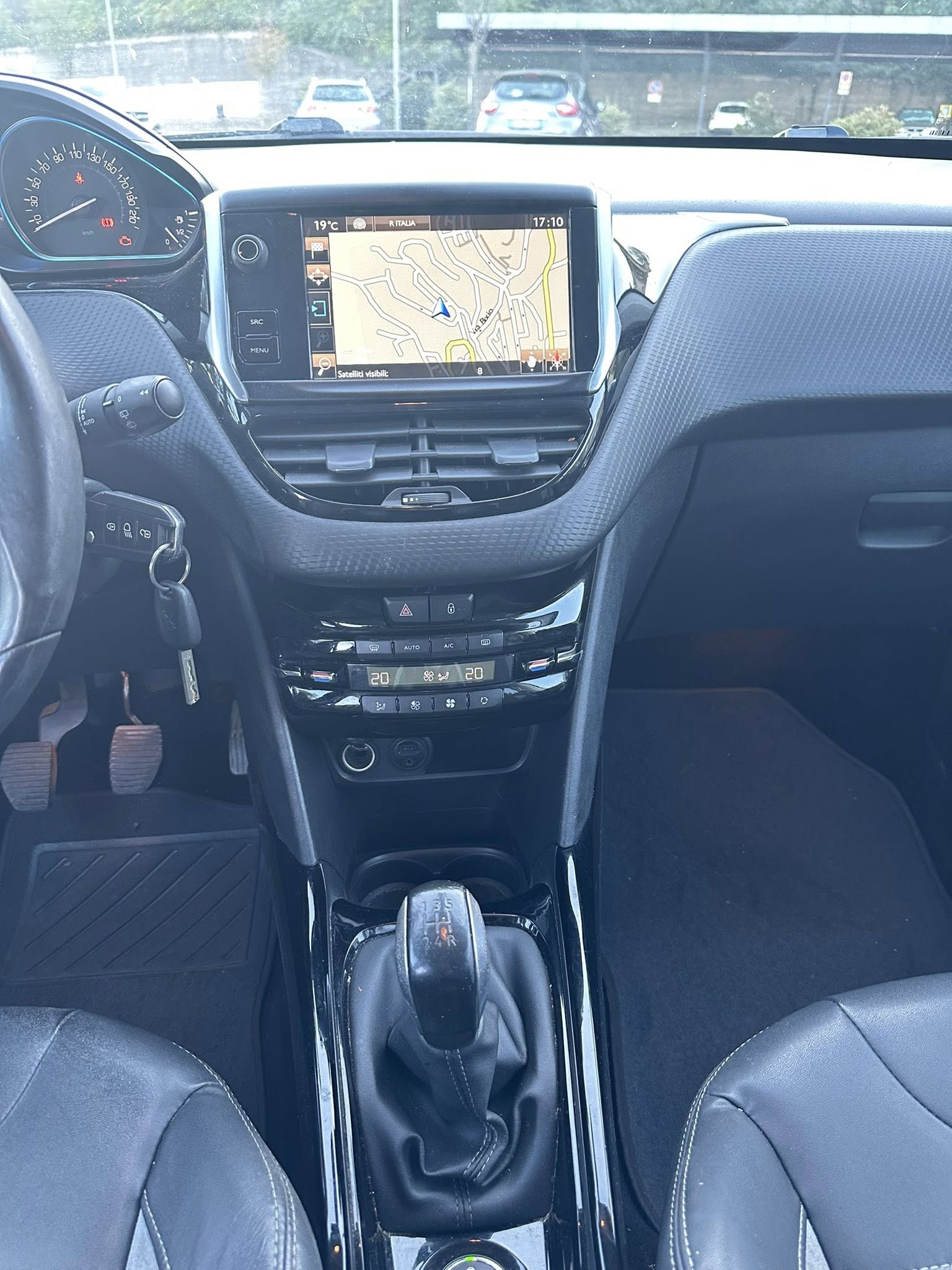 PEUGEOT 2008 1.6 HDI BLACK MATT