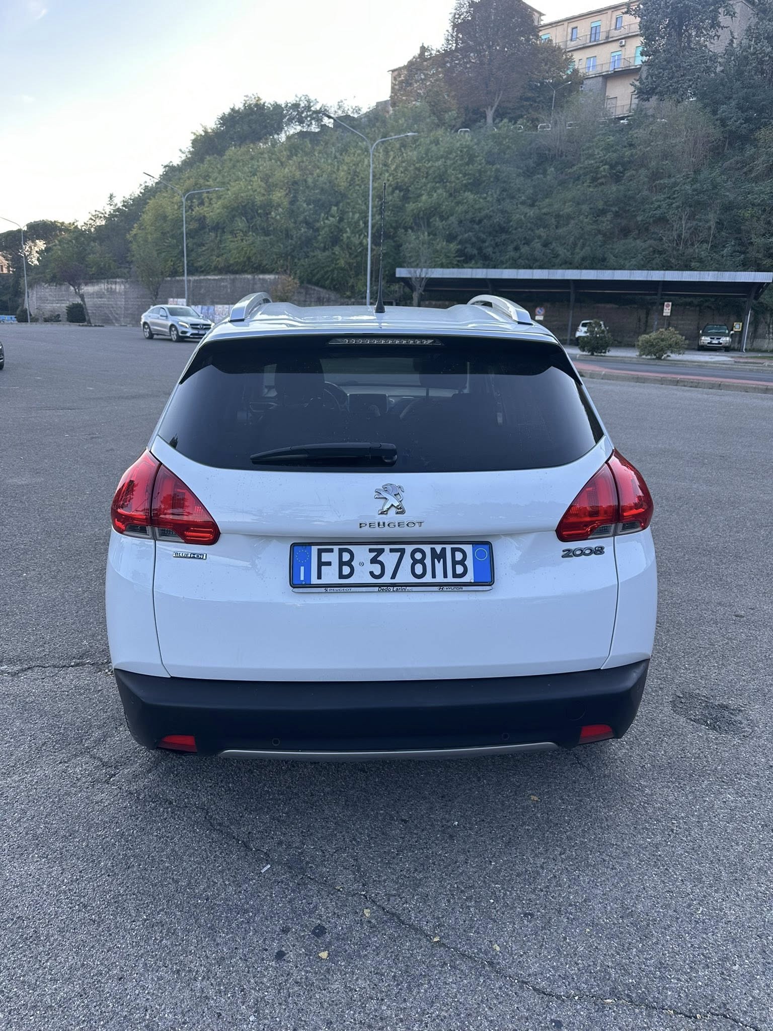 PEUGEOT 2008 1.6 HDI BLACK MATT